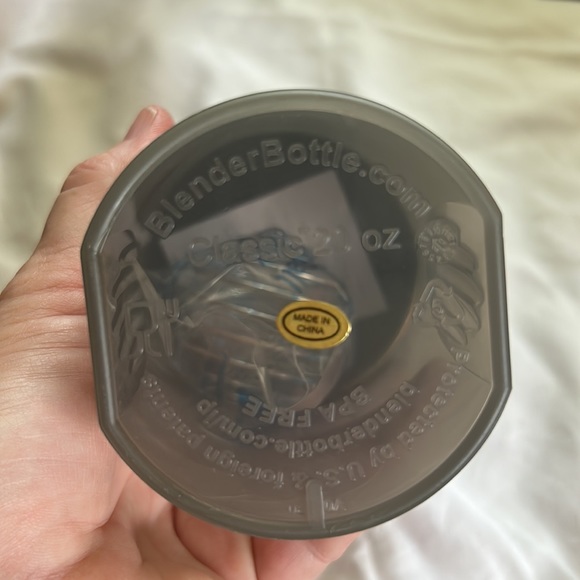 Optivia blender bottle, 20 ounce. Brand new. - Picture 4 of 4